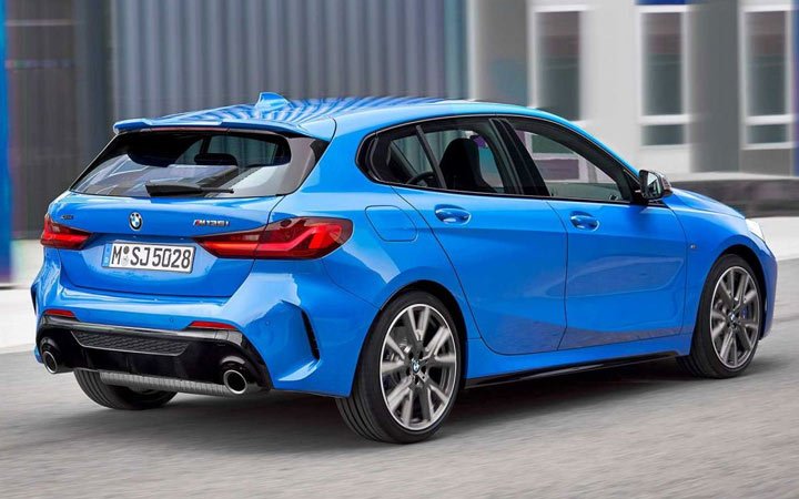 Новый BMW 1-series 2019 года - вид сзади