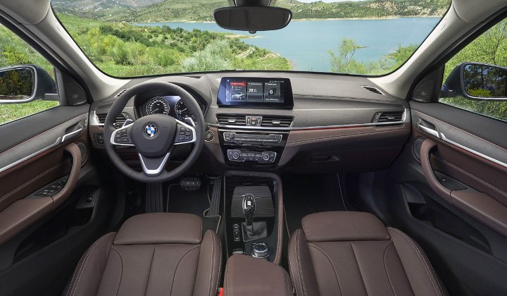 BMW X1 2019 года - приборная панель