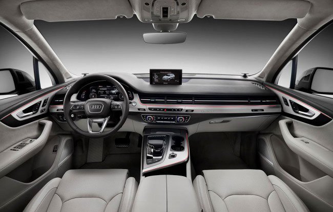 Интерьер Audi Q7 2015