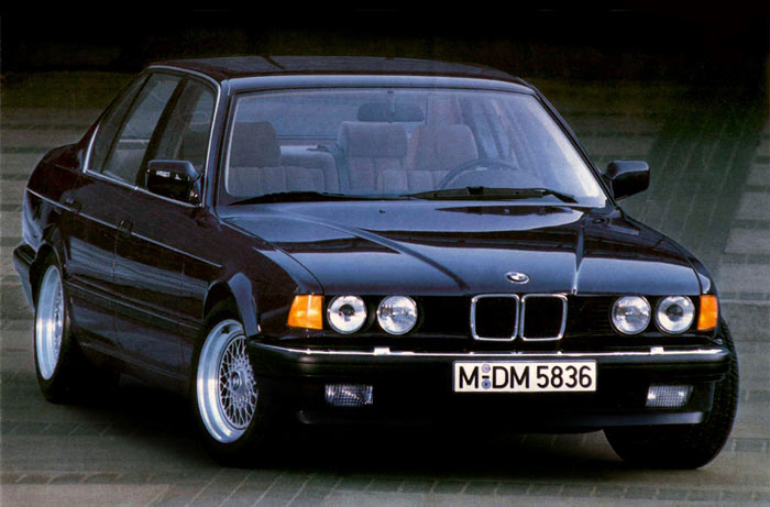 BMW 7 серии 1990 года