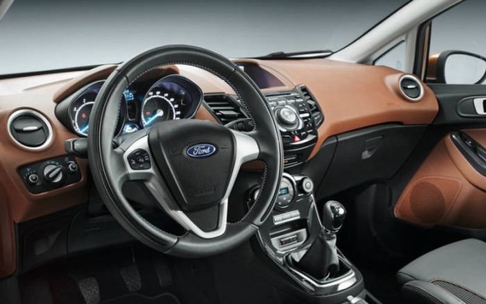 Ford Fiesta салон