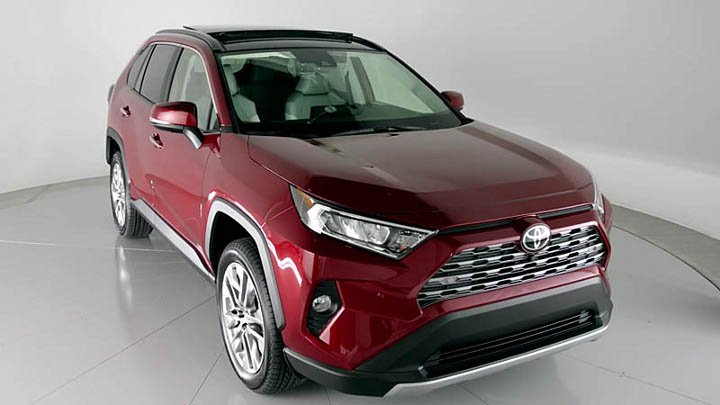 Toyota Rav 4 2019-2020 года - вид спереди