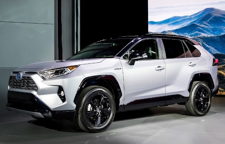Toyota Rav 4 2019-2020 года - вид сбоку